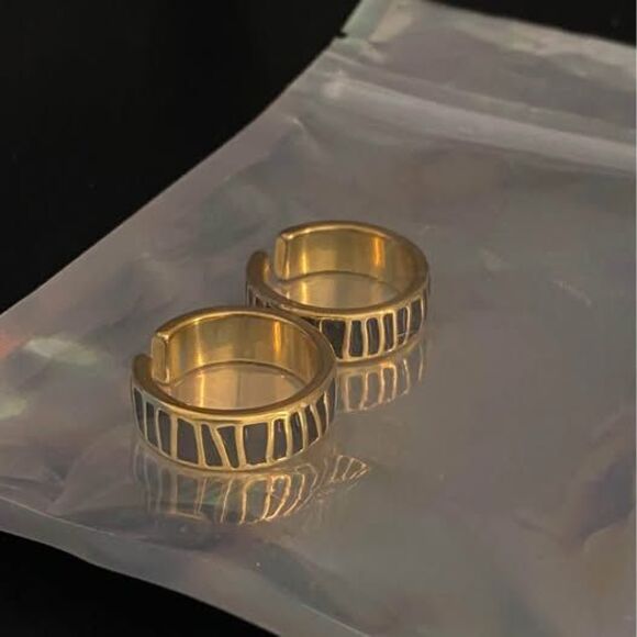 2 adjustable black and gold stackable rings - Picture 2 of 3